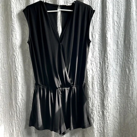 BCBGeneration Women's Slit Back Shorts Romper - Picture 2 of 5